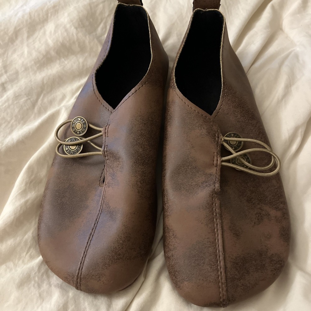 New Europeon Soft LeatherFlat Shoes Womens EU 40 Pre Loved